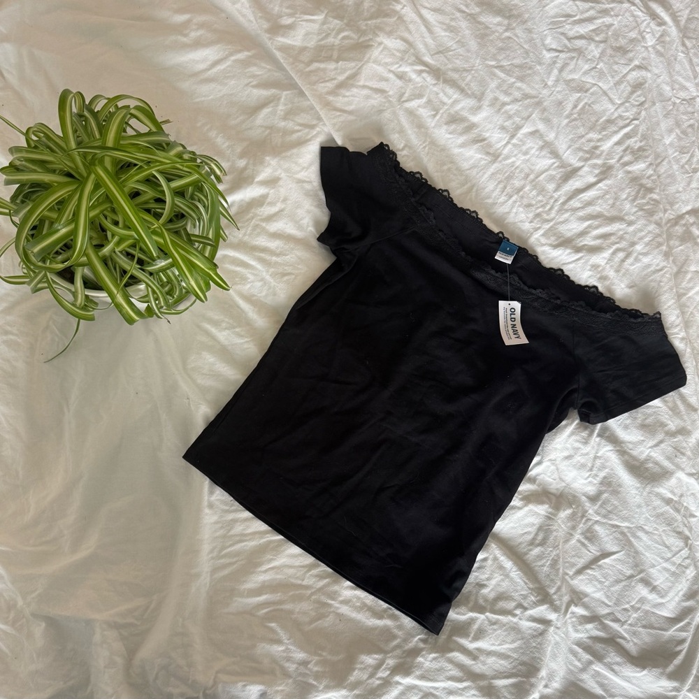 Old Navy Black Lace Trim Crop Top, size Small